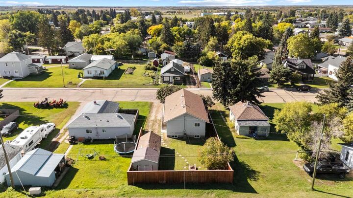 Property Photo:  5018 48 Street  AB T0B 4C0 