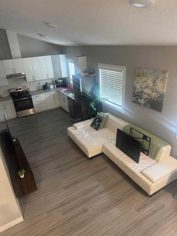 Property Photo:  9408 103 Avenue C  AB T8V 1B5 