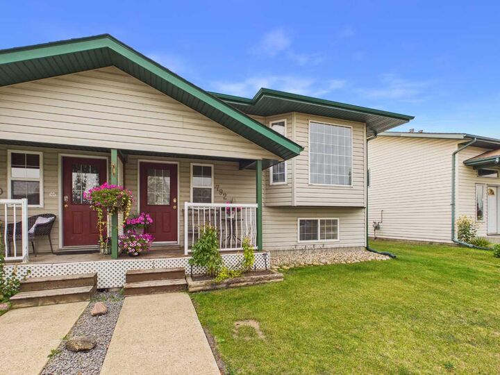 Property Photo: 792 Lancaster Drive AB T4R 2J9