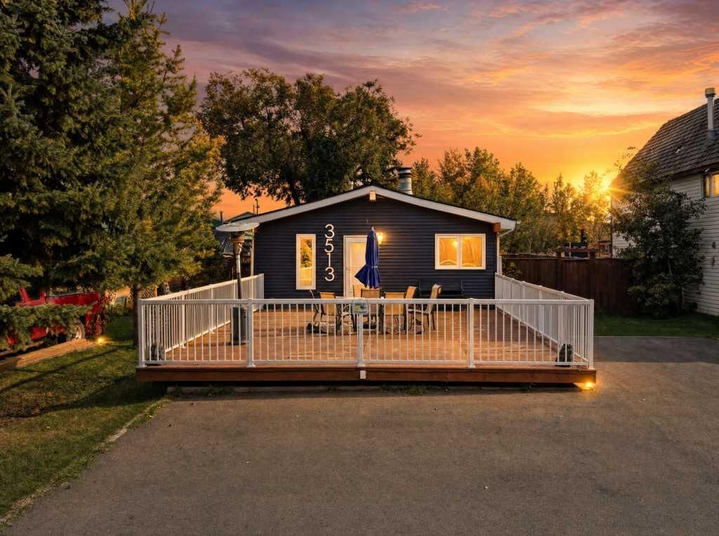 Property Photo:  3513 50 Avenue  AB T4S 1B5 