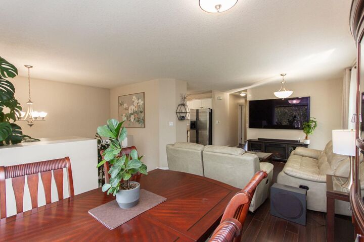 Property Photo:  5851 58 Avenue  AB T4N 4T9 
