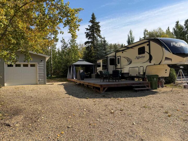 Property Photo:  10042 Township Road 422 18B  AB T4J 1V9 