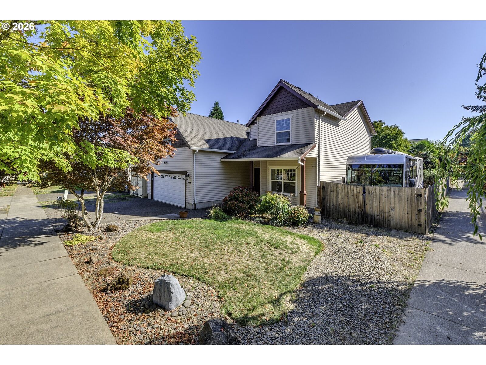 Property Photo:  1204 33rd Pl  OR 97116 