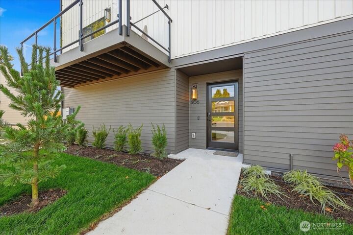 Property Photo: 306 Daley Street WA 98020