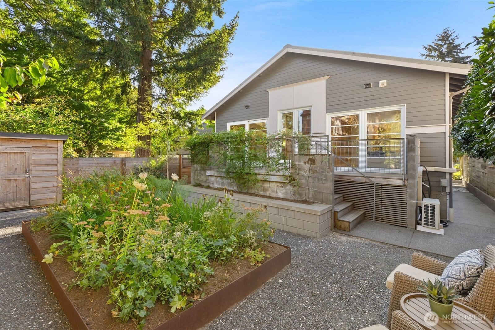 Property Photo:  5760  25th Avenue NE  WA 98105 