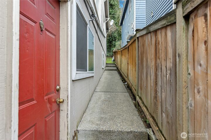 Property Photo:  1537  15th Avenue S  WA 98144 