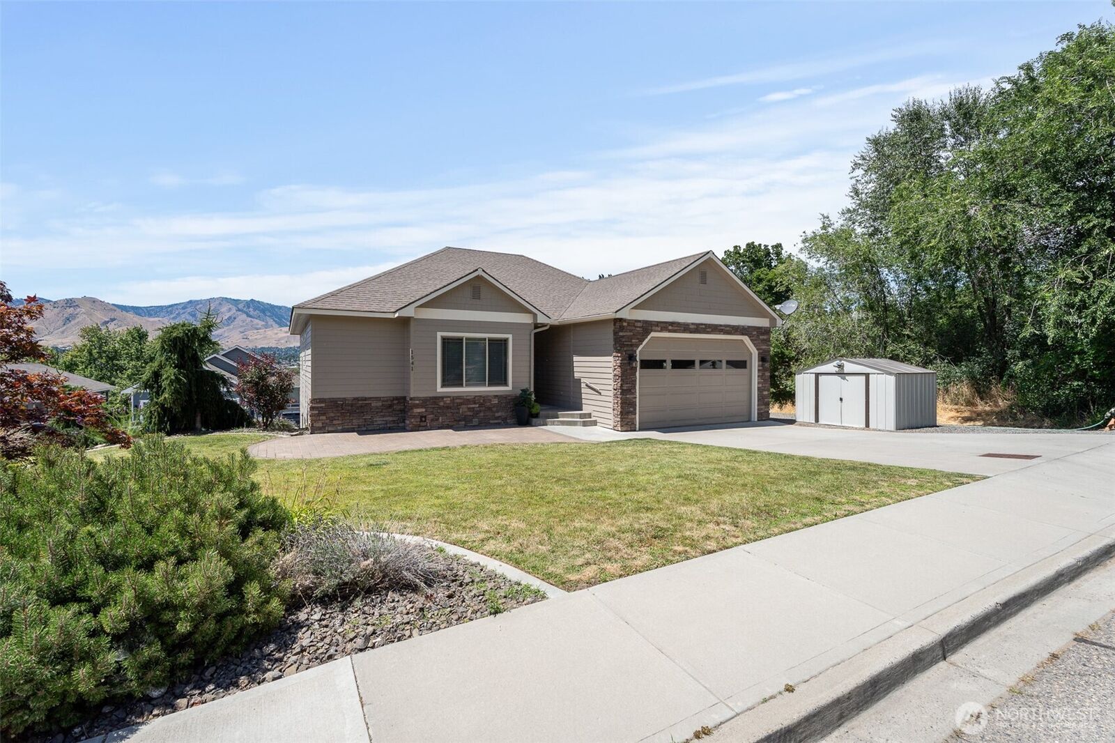 Property Photo:  1541 N Anne Avenue  WA 98802 