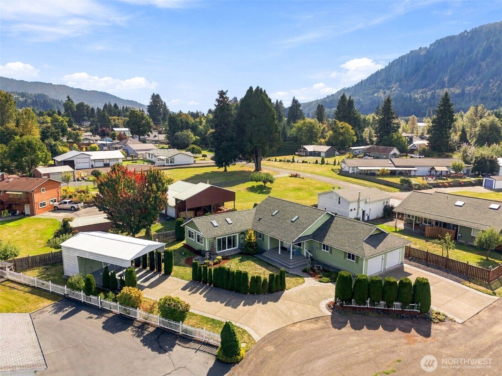 Property Photo: 120 River Way WA 98356