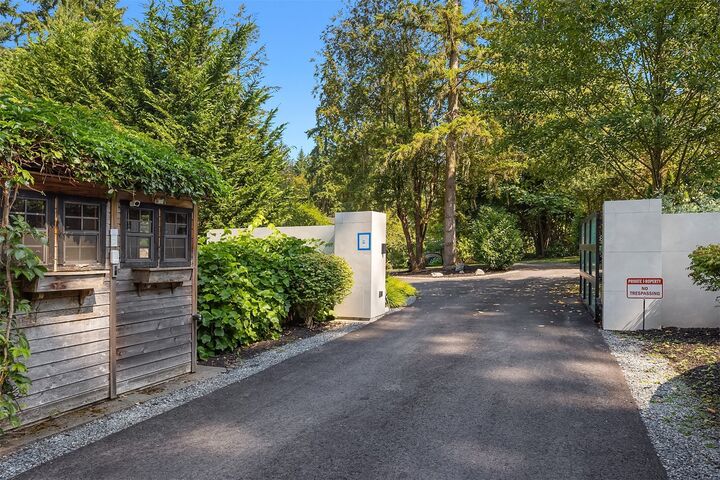 Property Photo:  17804  164th Avenue NE  WA 98072 