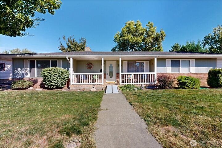 Property Photo:  125  Scenic View Drive  WA 99324 