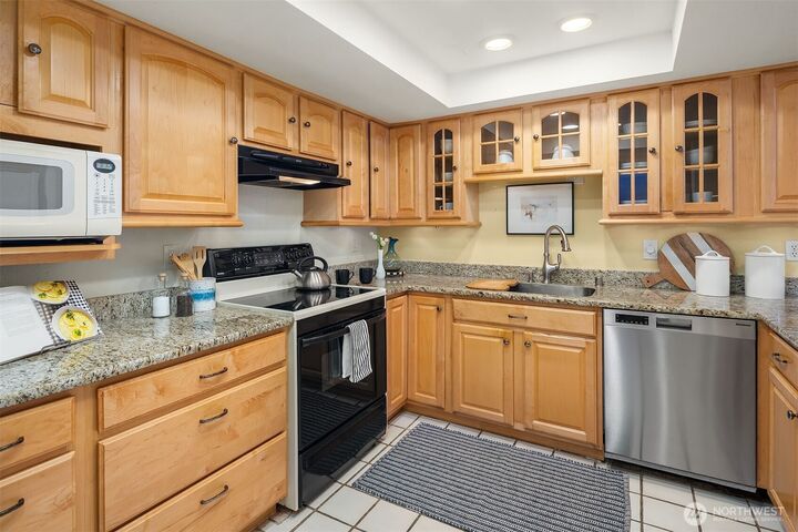 Property Photo: 10907 NE 41st Drive WA 98033