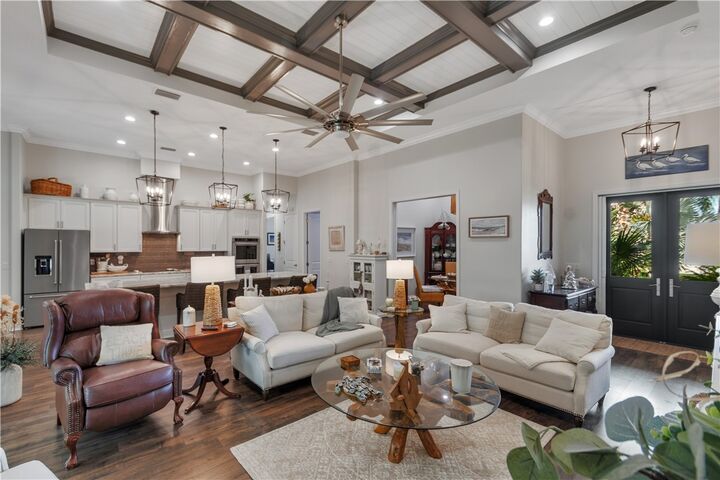 Property Photo: 5963 Sequoia Circle FL 32967
