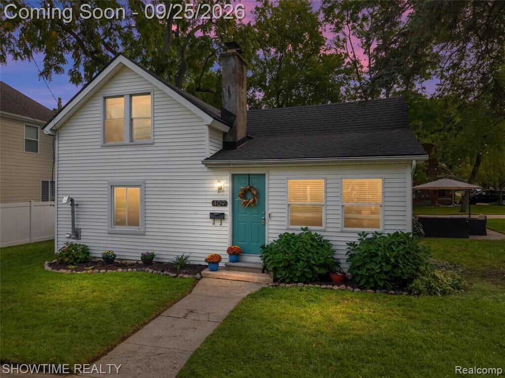 Property Photo: 409 1st Street MI 48307