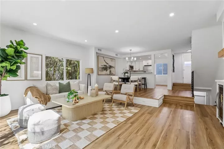 Property Photo: 621 N Orlando Avenue 9 CA 90048