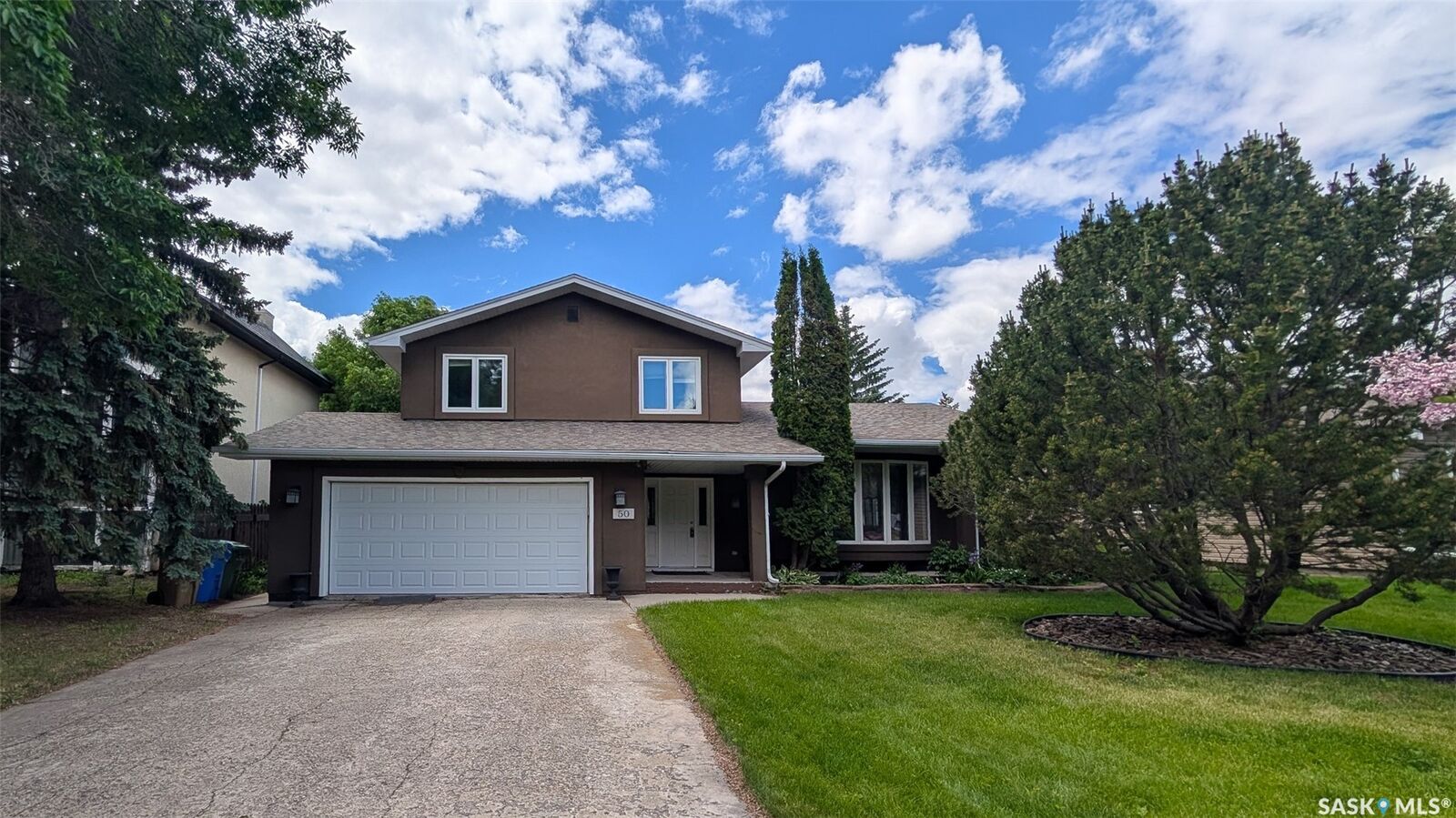 Property Photo:  50 Lowry Place  SK S4S 6C7 