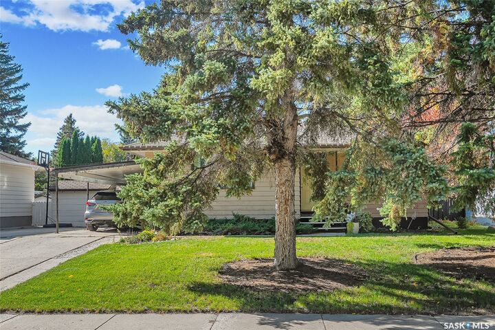 Property Photo:  2518 Ewart Avenue  SK S7J 1Y8 