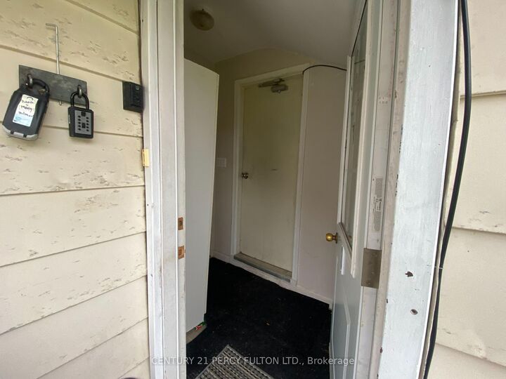 Property Photo:  169 Mary Street N 3  ON L1G 5C1 