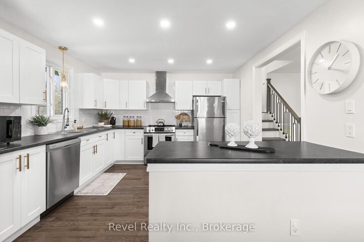 Property Photo:  25 Riverview Road  ON K9V 1B2 