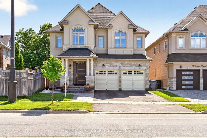 Property Photo:  15 Bonnie Braes Drive  ON L6Y 0X5 