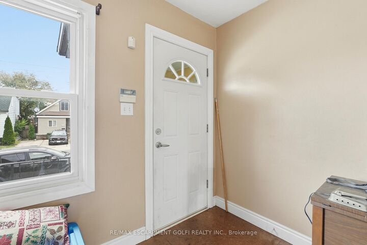 Property Photo:  524 Roxborough Avenue  ON L8H 1R4 