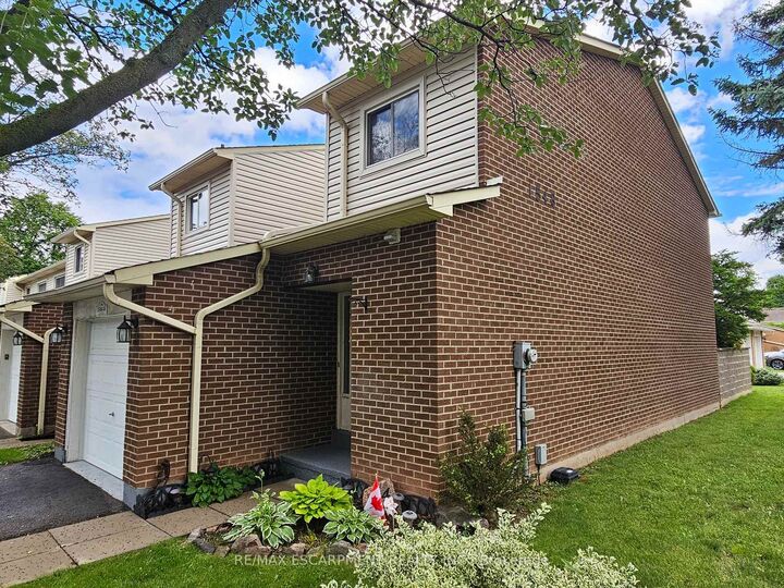 Property Photo:  1548 Newlands Crescent 14  ON L7M 1V6 