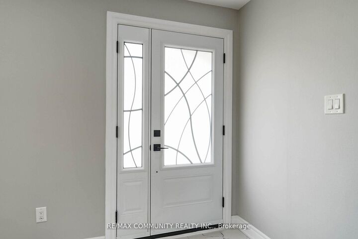 Property Photo:  43 Christina Crescent Main  ON M1R 4H7 