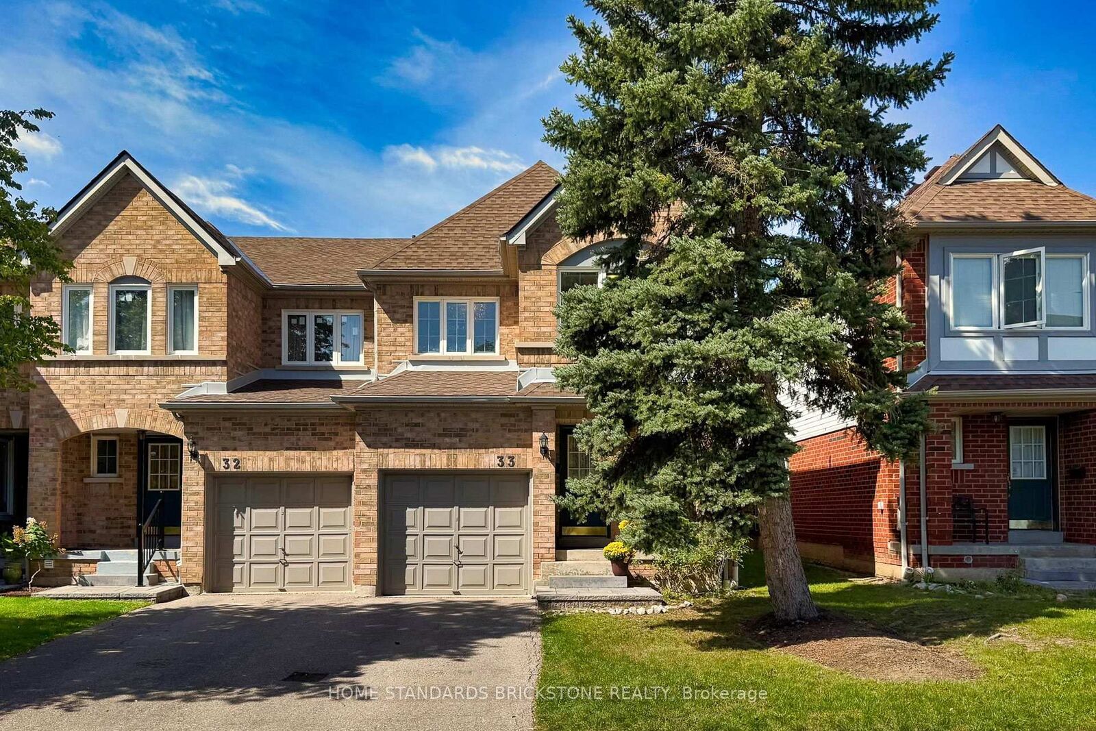 Property Photo: 5230 Glen Erin Drive 33 ON L5M 5Z7