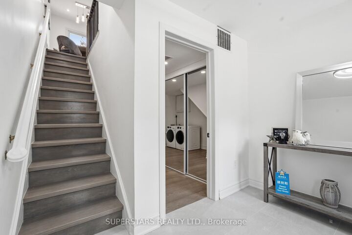 Property Photo:  68 Magill Street  ON L8R 2Y5 