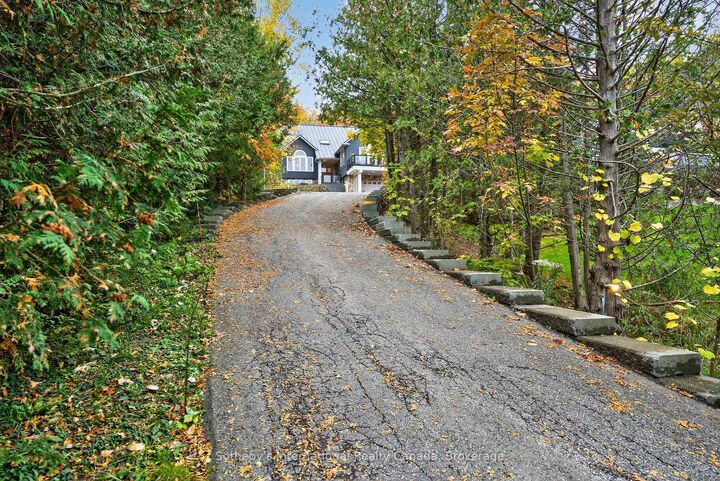 Property Photo: 112 Arrowhead Crescent ON L9Y 0R9