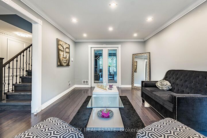 Property Photo: 52 Newcastle Crescent ON L6S 3Y8