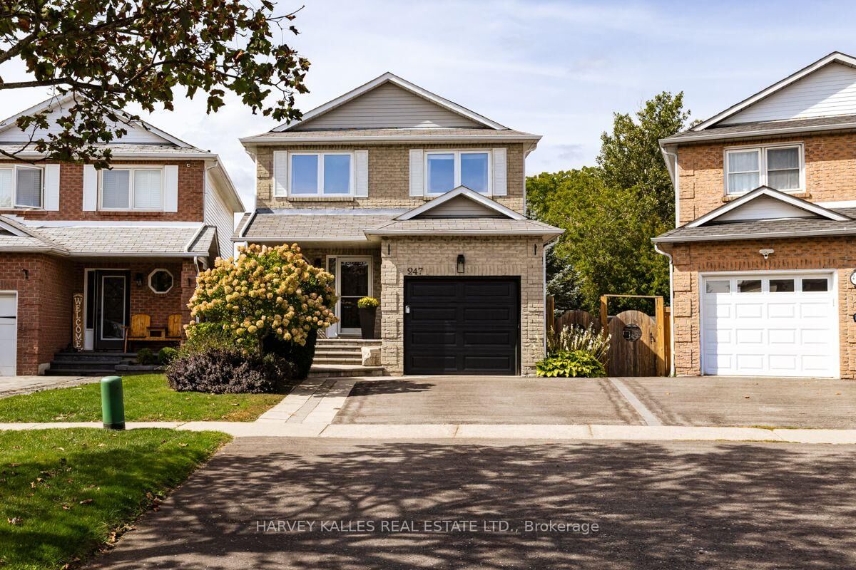 Photo de la propriété: 247 Overbank Drive ON L1J 7X1
