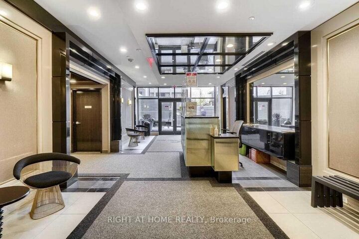 Property Photo:  1190 Dundas Street E 1005  ON M4M 0C5 