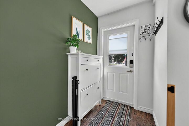 Property Photo: 204 Sutherland Street N ON L0M 1S0