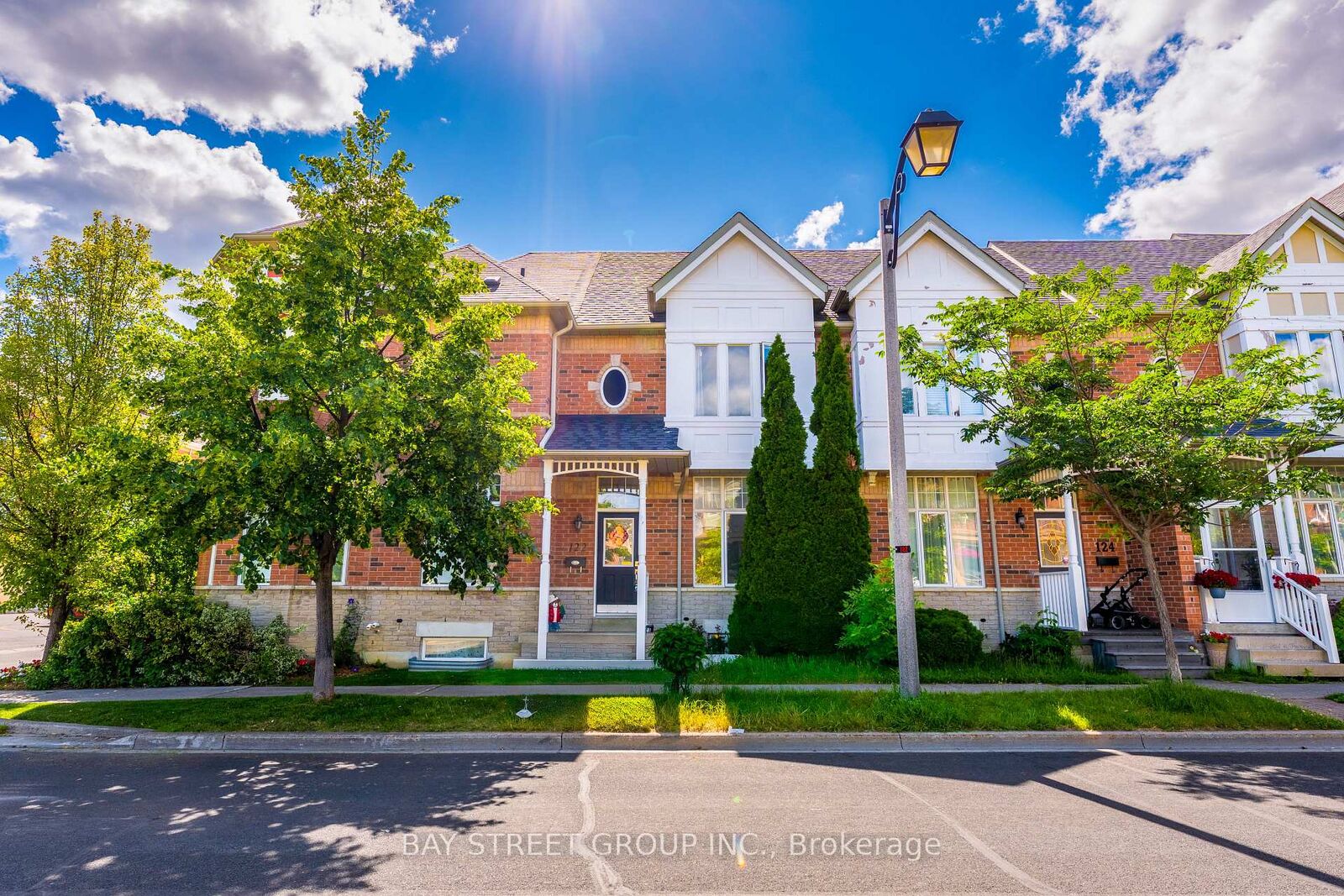 Property Photo:  122 Walkerville Road  ON L6B 1B6 