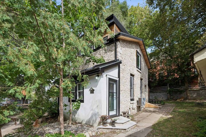 Property Photo: 37 Arthur Street N ON N1E 4T7