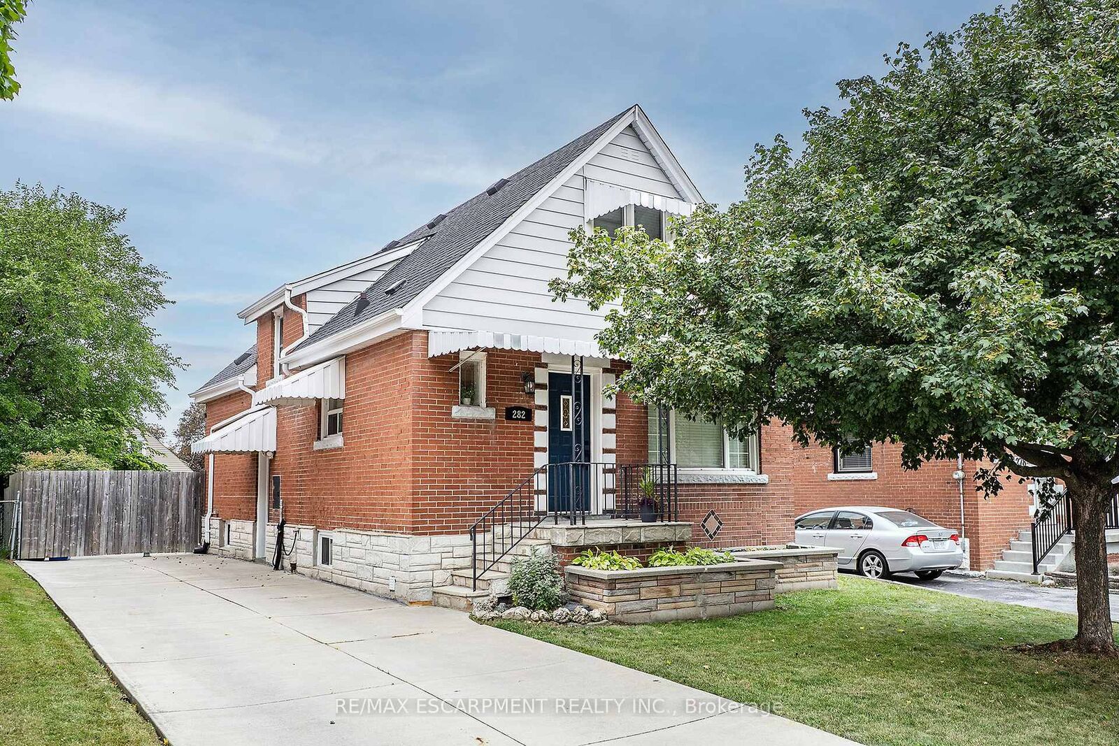 Property Photo:  282 East 13th Street  ON L9A 3Z9 