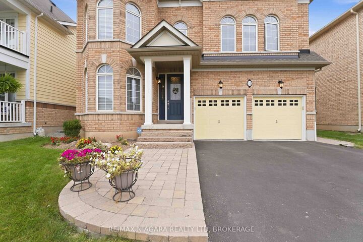 Property Photo: 15 Fox Grape Road ON L2V 5G5