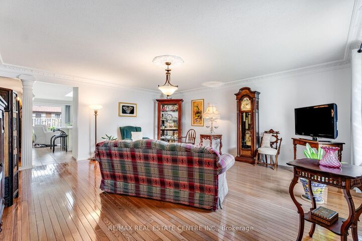Property Photo:  2 Swallow Place  ON N0P 1A0 
