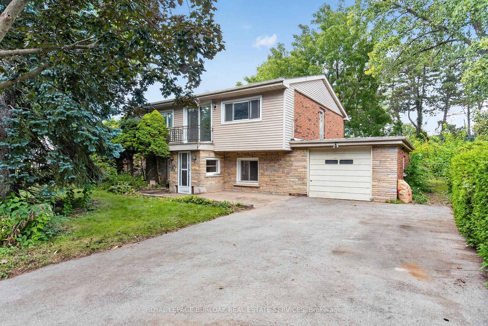 Property Photo:  539 Enfield Road  ON L7T 2X5 