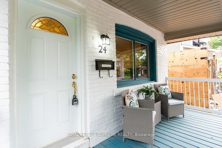 Photo de la propriété:  24 Wiley Avenue  ON M4J 3W4 