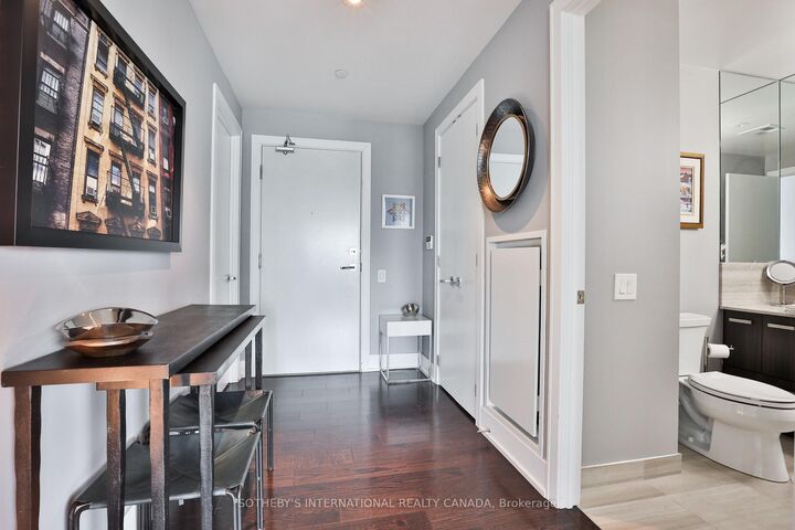 Photo de la propriété: 170 Avenue Road 811 ON M5R 0A4