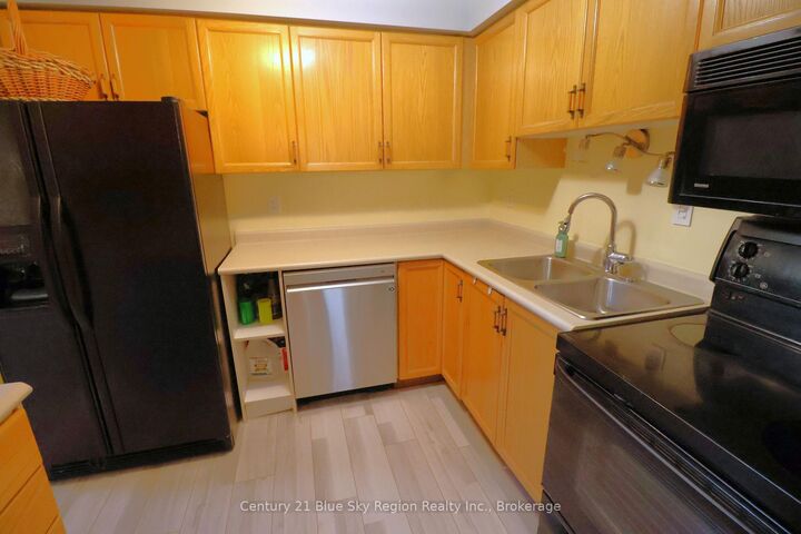 Property Photo:  39 Beaver Crescent  ON P1A 3N1 