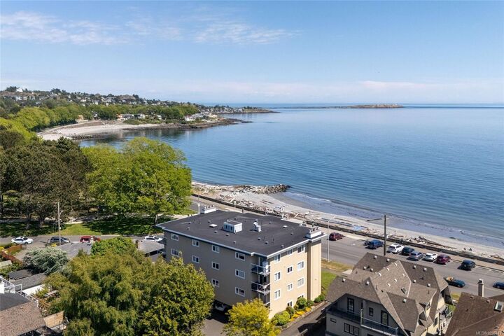 Property Photo:  1540 Dallas Rd #103  BC V8S 1A3 