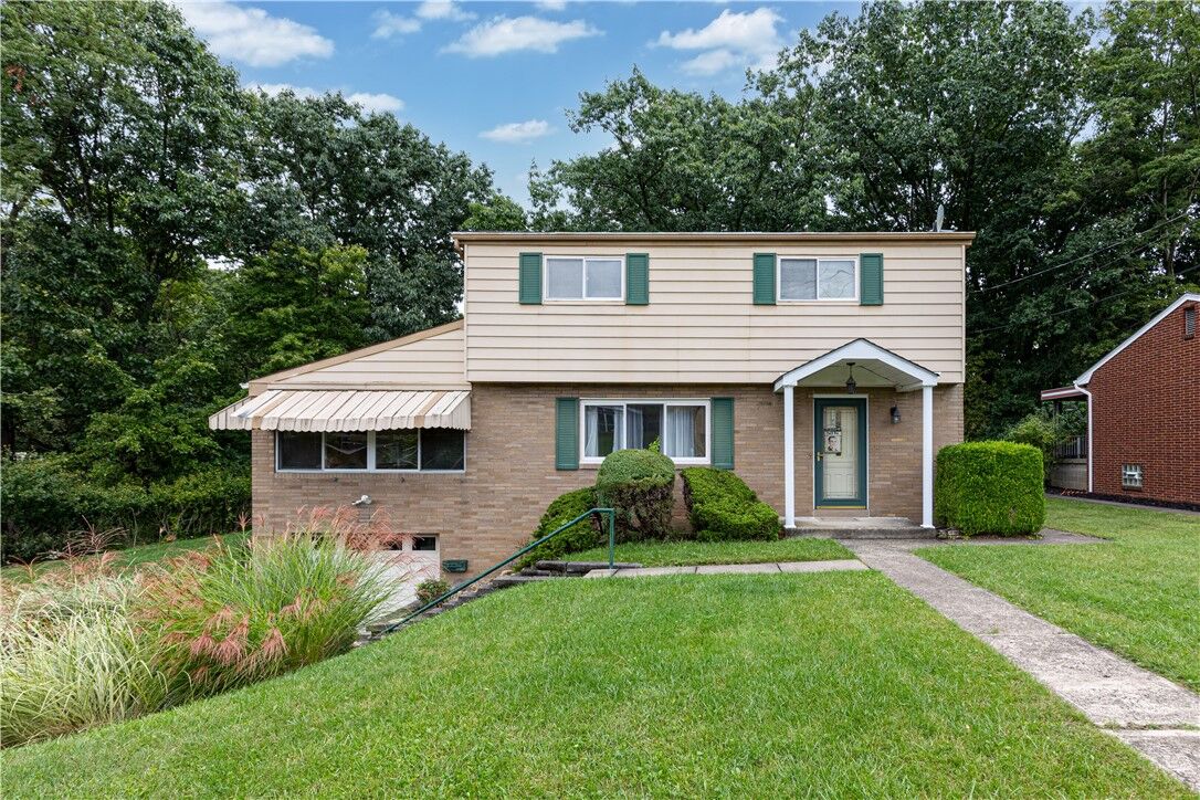 Property Photo:  1203 Vivjon Dr  PA 15120 