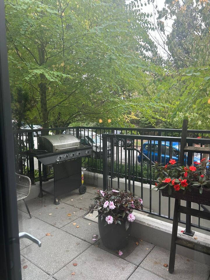 Property Photo:  4427 Cambie Street 102  BC V5Z 2Y8 