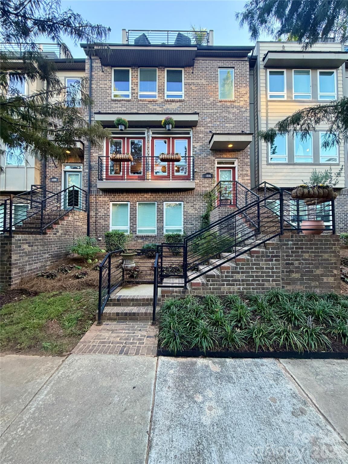 Property Photo: 1806 Sunnyside Avenue NC 28204