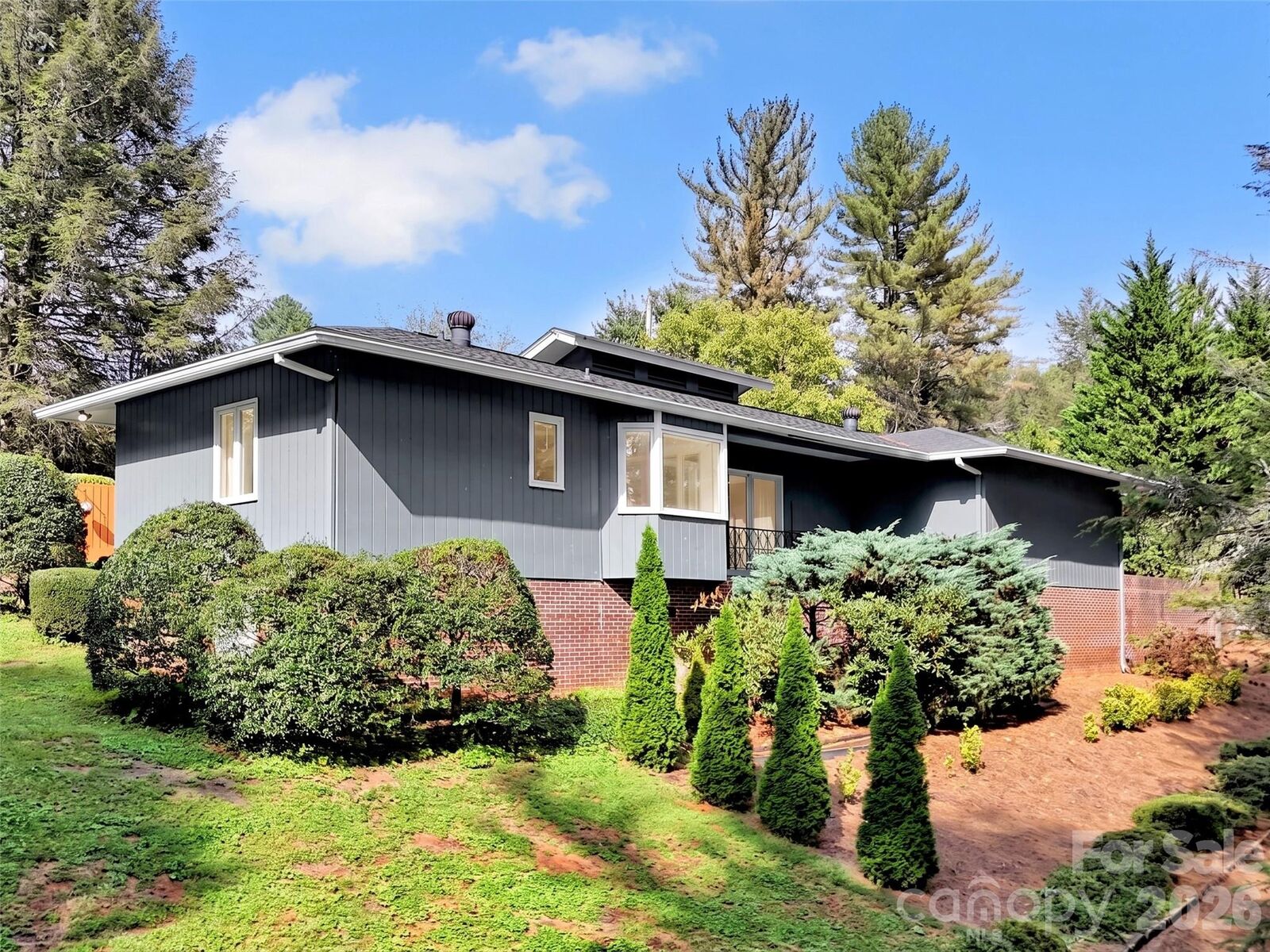 Property Photo:  354 Woodside Circle  NC 28786 