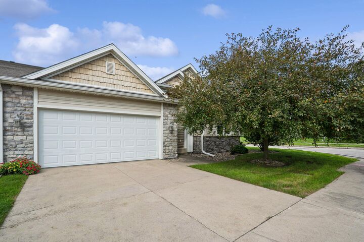 Property Photo:  3717 Ashton Drive  IA 50010 