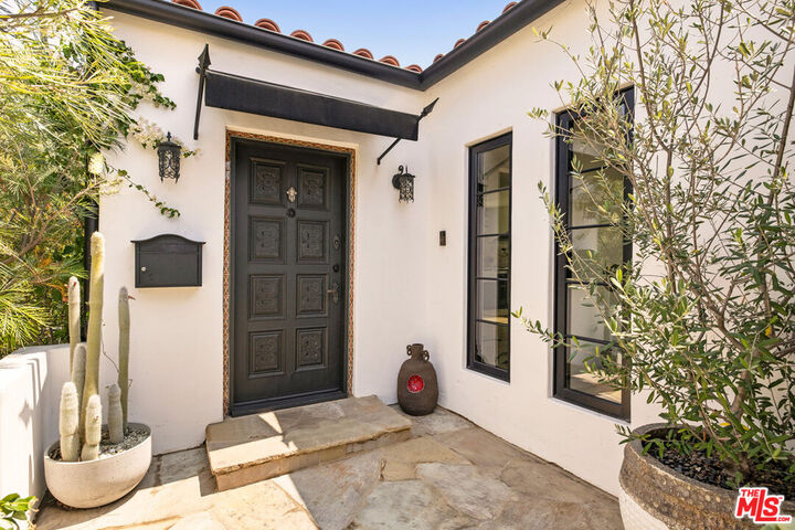 Property Photo: 2168 Princeton Ave CA 90026