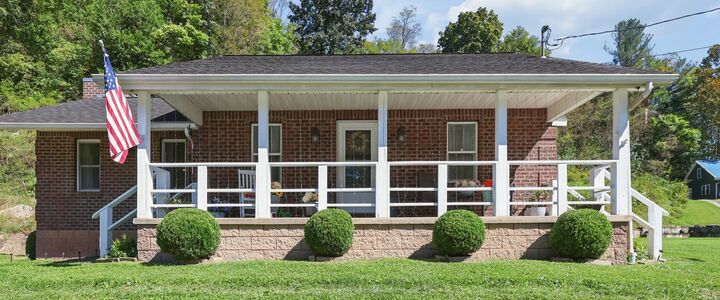 Property Photo:  702 Zanesville Street  OH 45715 